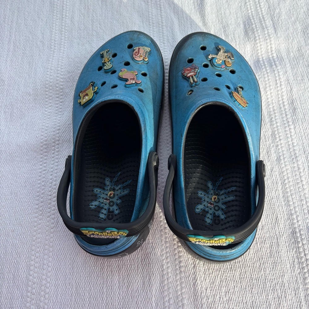 CROCS Kids Teal Turquoise Slip-On Clogs with Character Charms - Picture 4 of 10